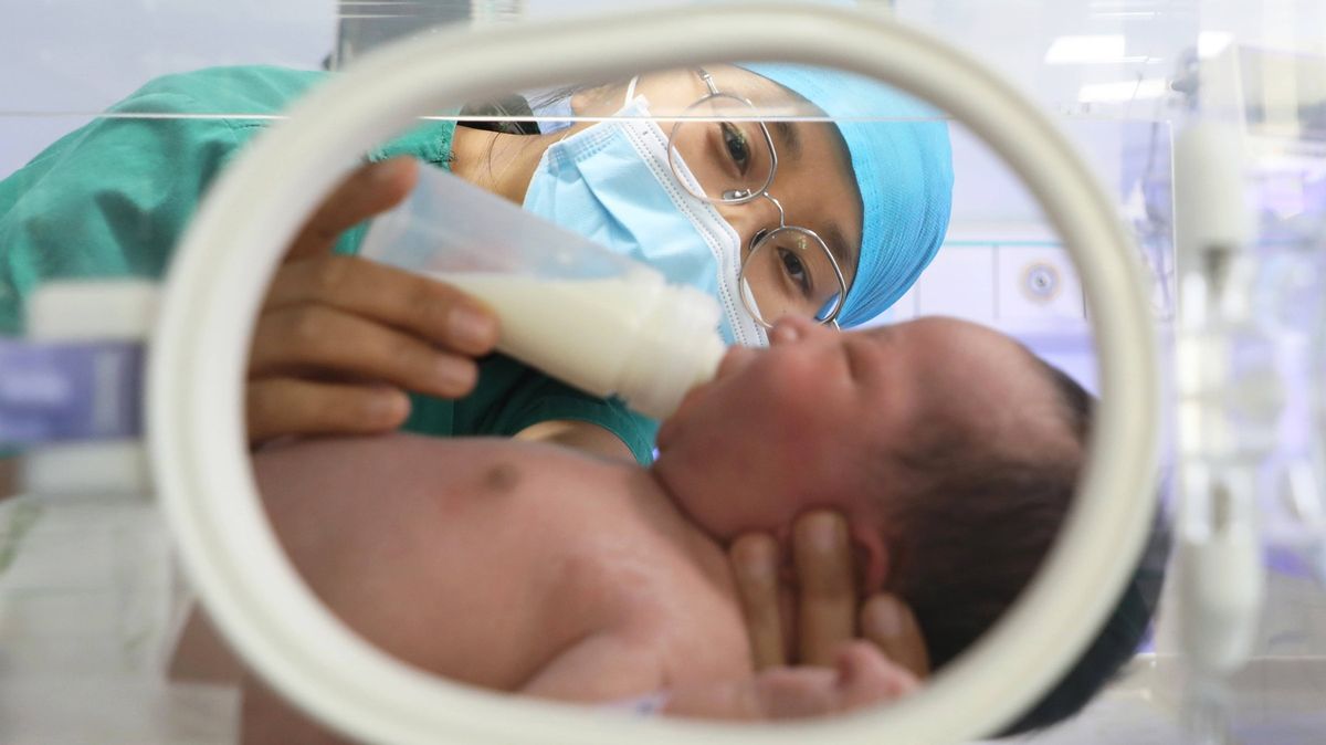 Jed do lebky i vraždění dcer. Trauma děsivého čínského experimentu trvá dodnes